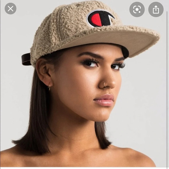 NWT CHAMPION BLACK SHERPA SNAPBACK HAT - Picture 2 of 7